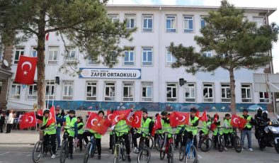 Konya Büyükşehir’in “Güvenli Okul Yolları Projesi”nde 29 Ekim coşkusu