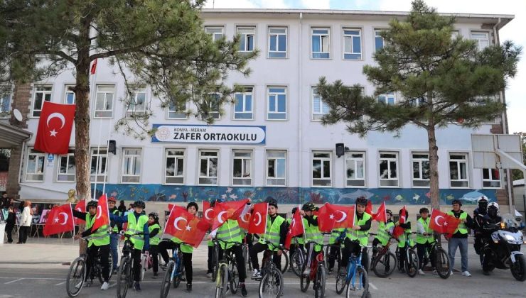 Konya Büyükşehir’in “Güvenli Okul Yolları Projesi”nde 29 Ekim coşkusu