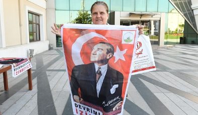 Osmangazi Belediyesi 10 bin Ata Posteri dağıtıyor