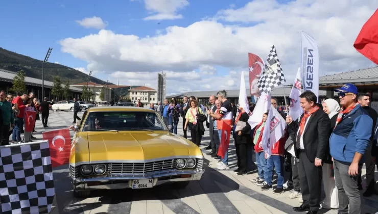 Osmangazi’de klasik otomobiller Başkan Aydın’ın startıyla yola çıktı