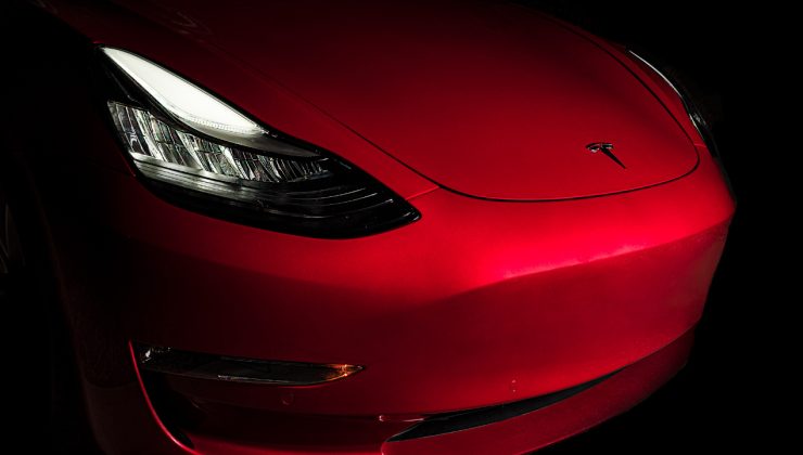 Tesla otomobillere bir yeni soruşturma daha