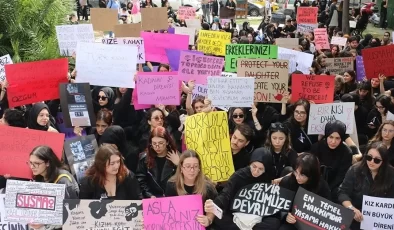 Üsküdar Üniversitesi “Şiddete Karşı” yürüdü!