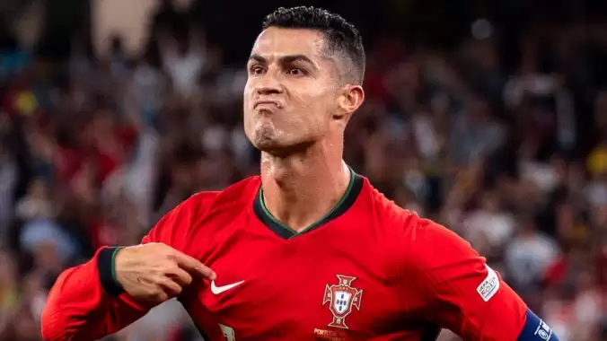 Yaş sadece bir sayı! Cristiano Ronaldo 906. golünü attı