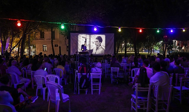 Yeşilçam Festivali’nde yıldızlar altında sinema keyfi