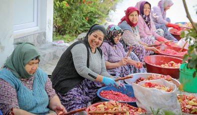 Aliağa’nın Doğal Çıtak Nar Ekşisi’nin Sofralara Uzanan Öyküsü