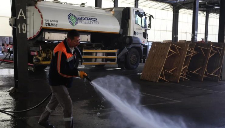 Bakırköy’de pazar yerleri temizleniyor