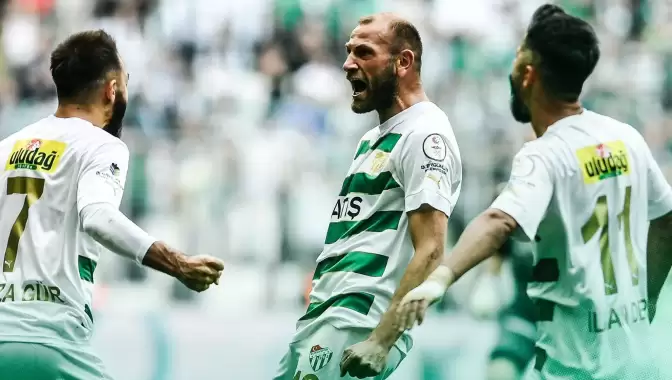 Bursaspor, Kuşadasıspor’u 4 golle geçti! 3.Lig’in yeni lideri oldu