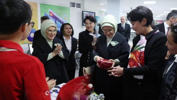 Emine Erdoğan Kırgızistan’da! Bişkek’teki Türkiye Maarif Vakfı’na anlamlı ziyaret!