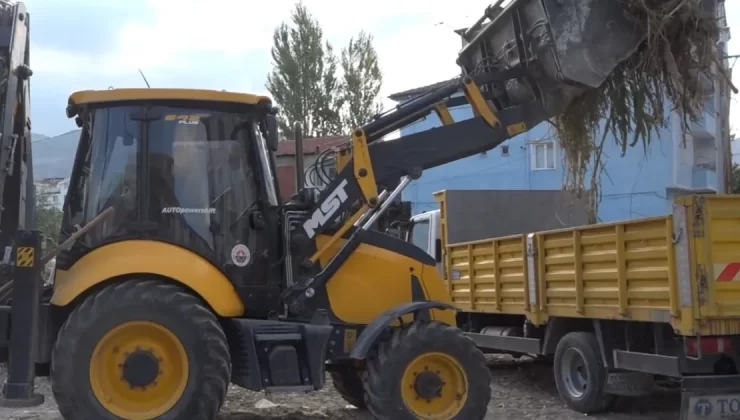 Gemlik’te boş arsalar temizleniyor