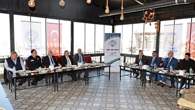 Kayseri Talas’ta muhtar buluşması